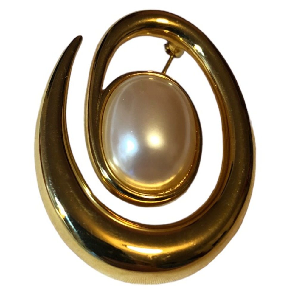 MONET - Vintage‎ Signed Gold-tone and Faux Pearl Oval Swirl Brooch Pin